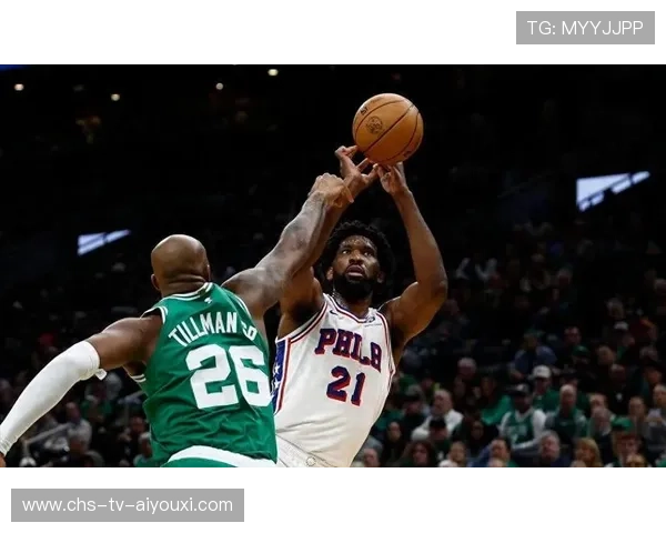 恩比德低位转身勾手命中，费城内线统治感上线